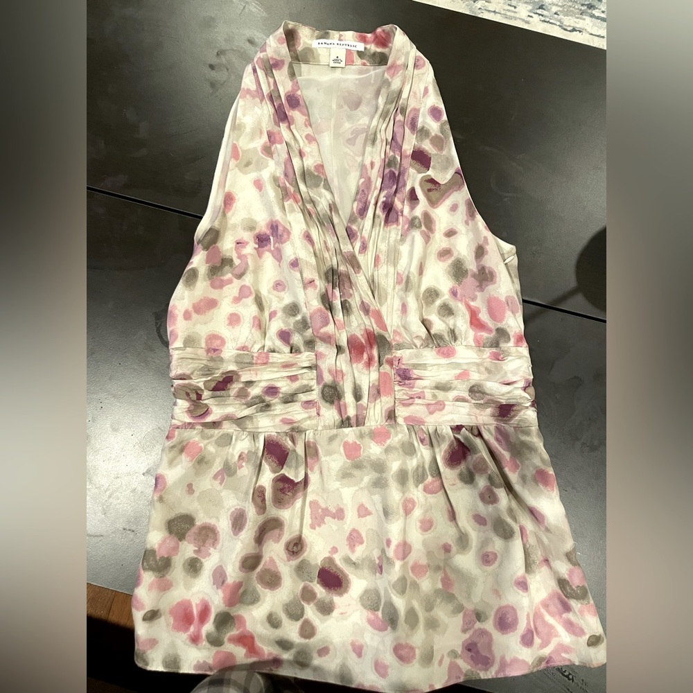 Size 4 Banana Republic sleeveless top